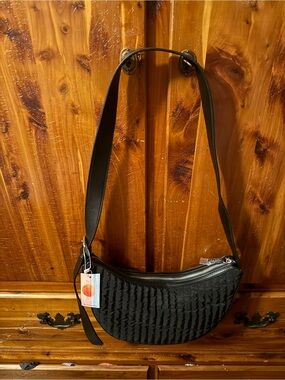 Brand new uncharted threads half moon bag! NWT!